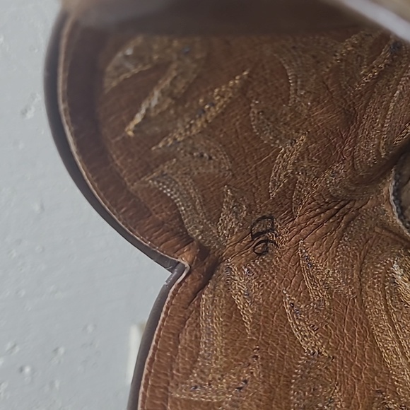 Ariat bullhide boots size 9D - Picture 5 of 10